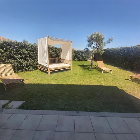B3 With Private Pool, 500m From The Sea